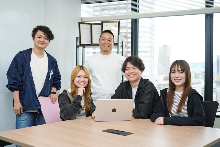 コンサルリンク スタッフ集合写真