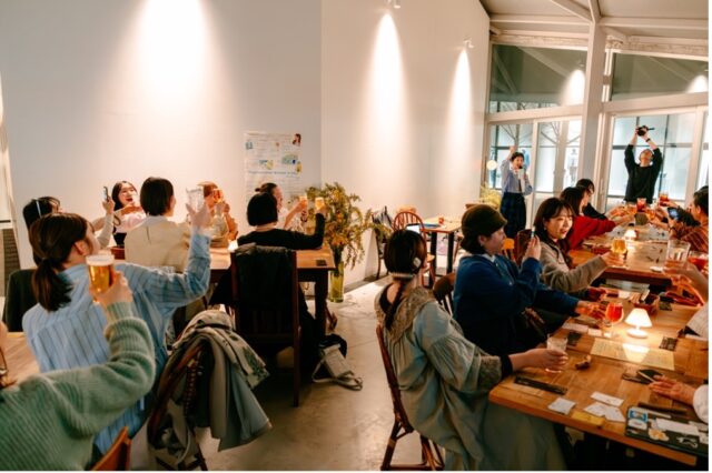 女性の生き方や社会のあり方について語り合う交流会