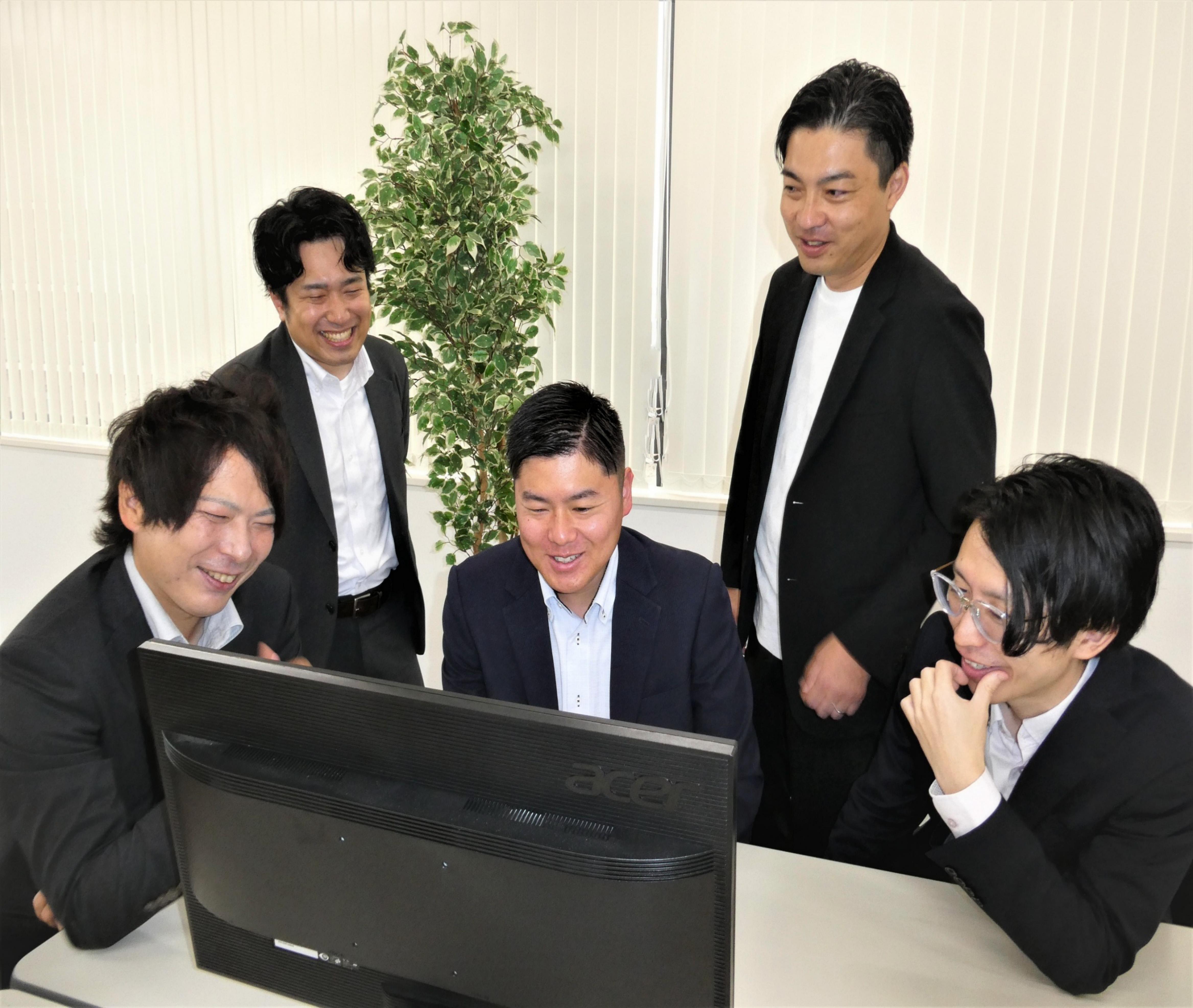宝永電機株式会社職員たちの写真